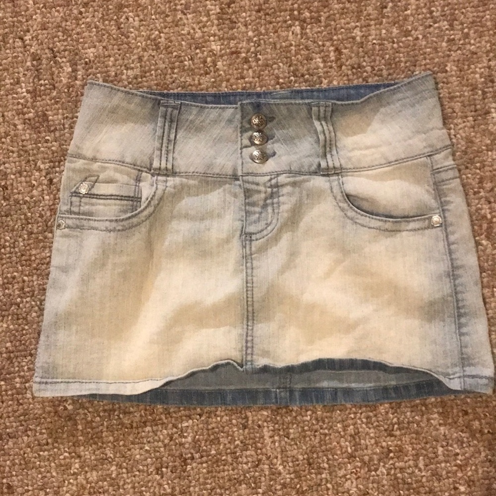 A cute mini skirt for a girls night out